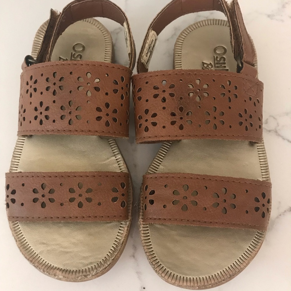 Oshkosh sandals size 10